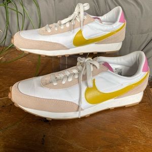 Nike daybreak women’s shoe